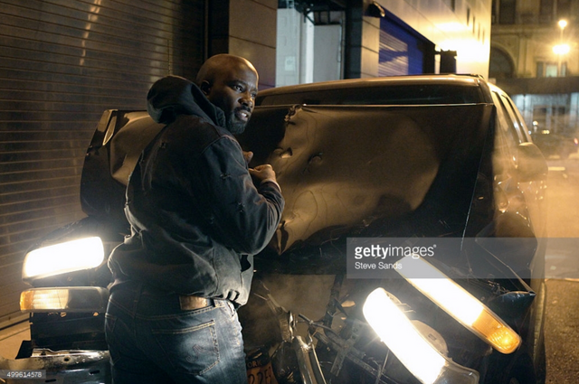 File:Luke Cage BTS 15.png