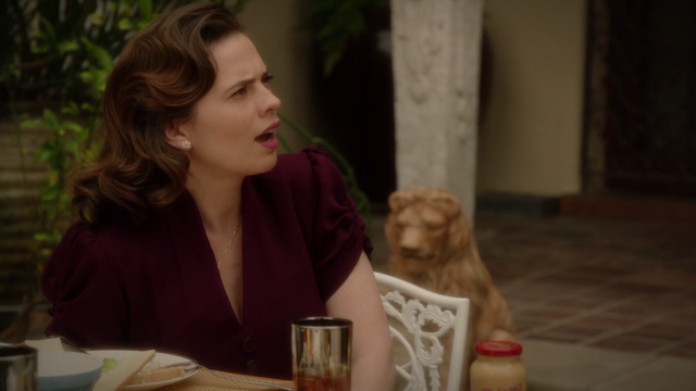 File:Peggy Carter - Surprised (2x10).png