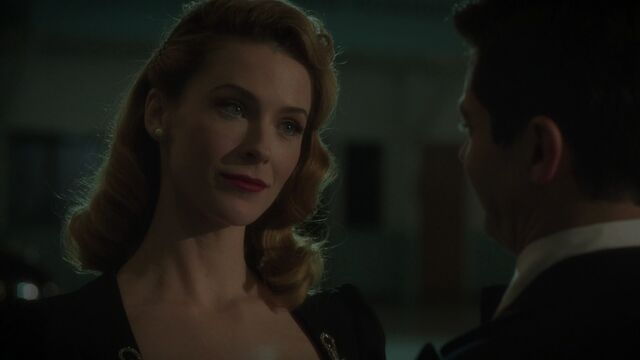 File:IdaEmke-Seduces-HowardStark.jpg