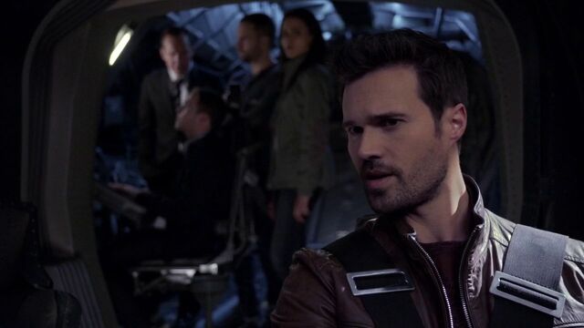 File:WardFliesQuinjet-S2E18.jpg