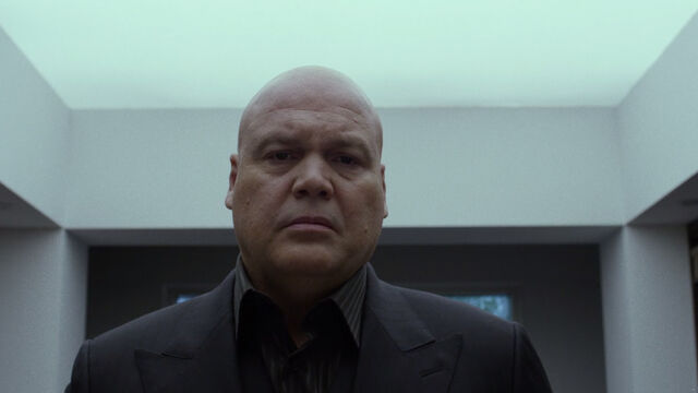 File:Wilson-Fisk-Penthouse-Mirror-Black-Suit.jpg