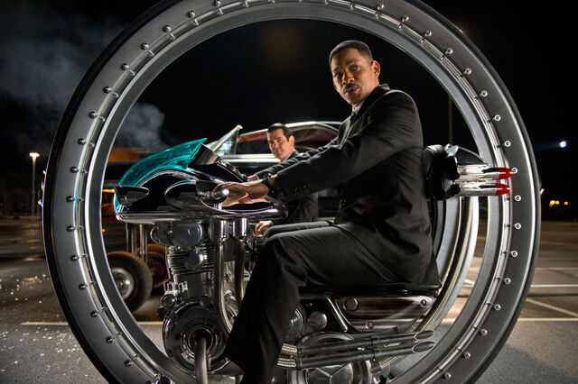 File:MIB3 J K.jpg