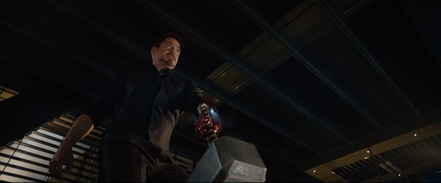 File:TonyMjolnir2-AoU.png