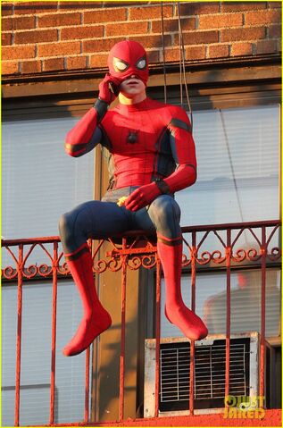 File:Tom-holland-performs-his-own-spider-man-stunts-on-nyc-fire-escape-14.jpg