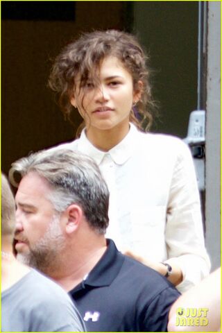 File:Tom-holland-zendaya-spider-man-atlanta-first-set-pics-02.jpg