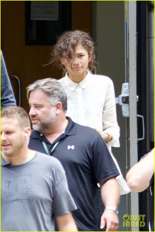 File:Tom-holland-zendaya-spider-man-atlanta-first-set-pics-09.jpg