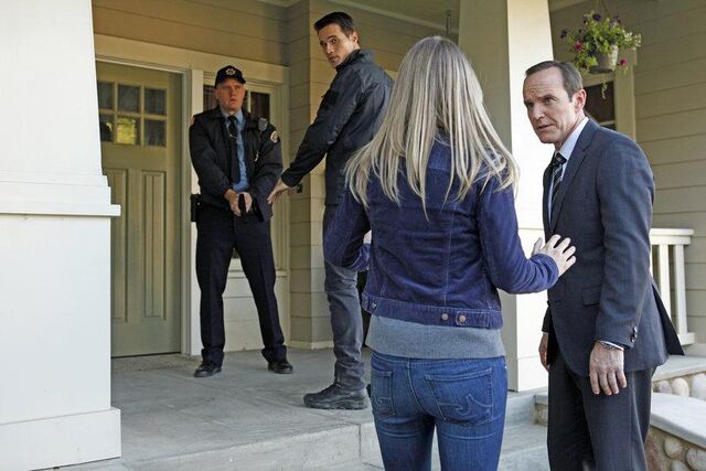 File:Agents of SHIELD Repairs 03.jpg