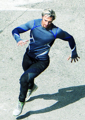 File:Quicksilver Running on Aou set.jpg