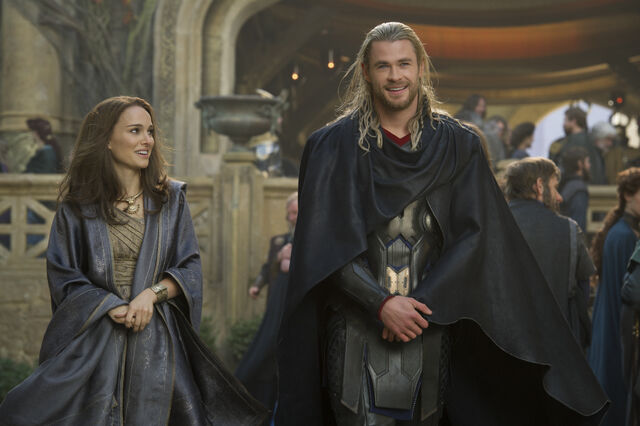 File:Thorrobes.jpg