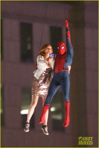 File:Spider-man-stunt-doubles-helicopter-scene-02.jpg