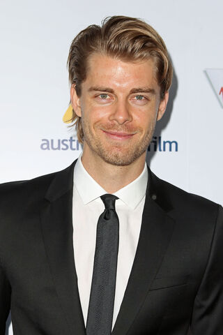 File:Luke Mitchell.jpg