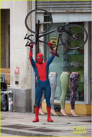 File:Spider-man-swings-into-action-on-set-22.jpg
