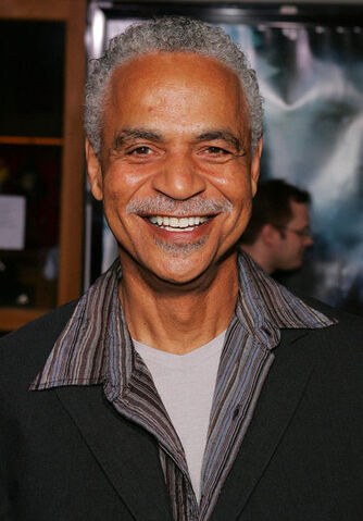 File:Ron Glass.jpg