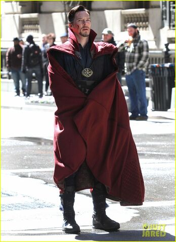 File:Doctor Strange Filming 82.jpg