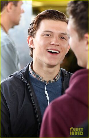 File:Tom-holland-films-spider-man-homecoming-queens-03.jpg
