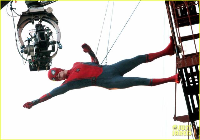 File:Tom-holland-performs-his-own-spider-man-stunts-on-nyc-fire-escape-15.jpg