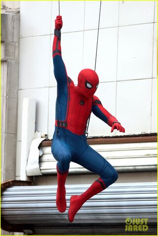 File:Spider-man-swings-into-action-on-set-01.jpg