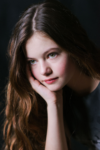 File:Mackenzie Foy.png