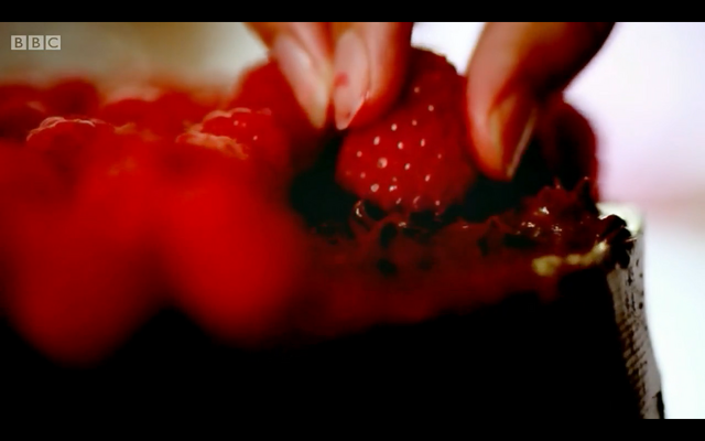 File:IntroRaspberryCakeCloseup.png