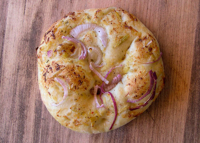 File:Focaccia-Artichoke-Onion-02.jpg