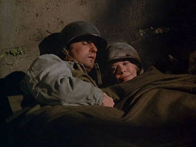 File:Hawkeye and Margaret-aid station.jpg