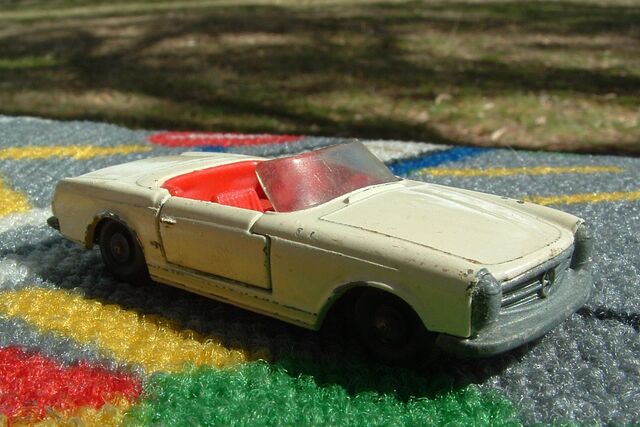File:-57 MERCEDES 230 SL.jpg
