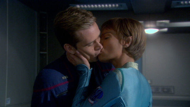 File:TPol kisses Trip.jpg
