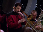 Riker spielt Posaune.jpg