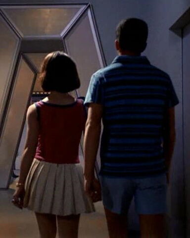 Plik:Crewman-in-civil-000 S01E00 The Cage.jpg