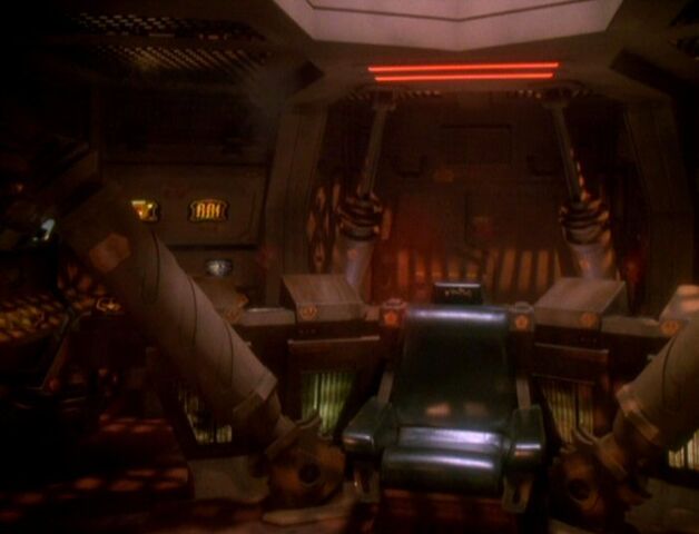 File:Dukat's Bird-of-Prey bridge.jpg