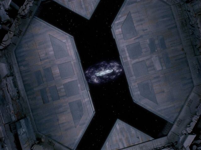 File:USS Jenolan in dyson sphere hatch.jpg