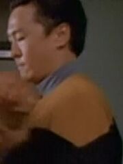 Asiatischer Sicherheitsoffizier der USS Voyager (2373).jpg