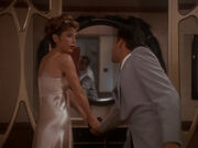 Bashir nimmt Anastasia Waffe ab.jpg