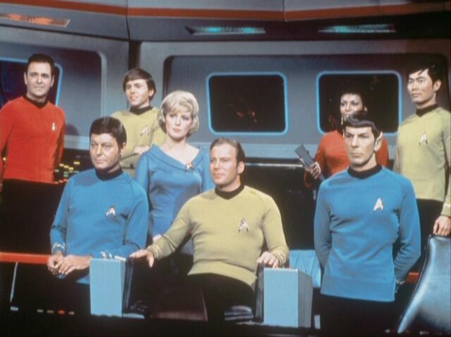 Файл:Star Trek TOS cast.jpg