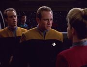 Hogan sagt Janeway seine Meinung.jpg