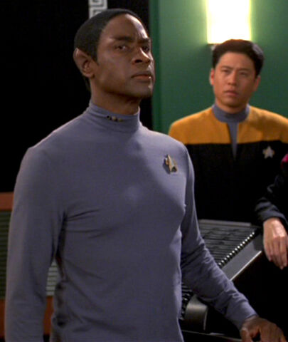 File:Starfleet uniform shirt 2370s.jpg