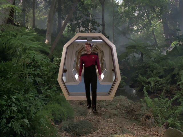 File:Riker Jungle Holodeck 2364.jpg