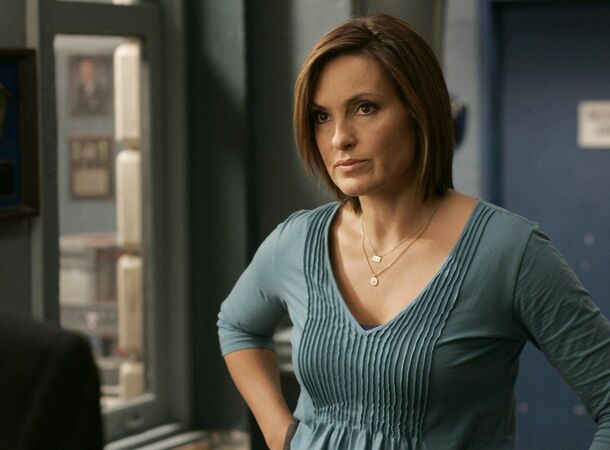 File:Olivia Benson AR.jpg