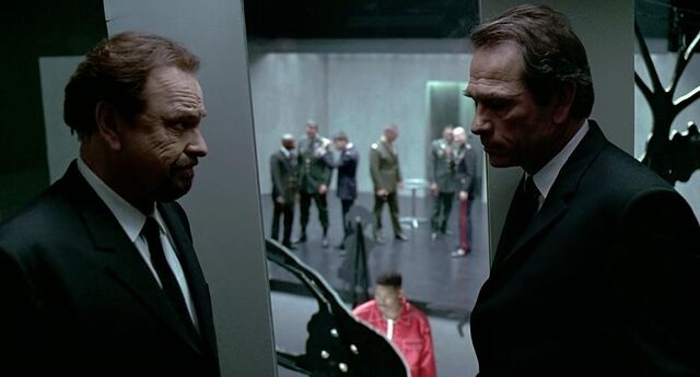 File:Discussing jay.jpg
