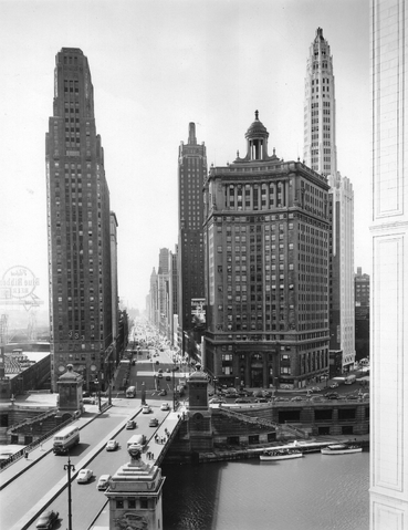 File:Chicago, 1945.png