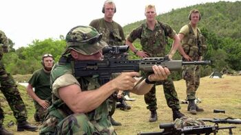 L85A2 02.jpg