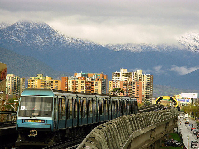 Archivo:NS 93, Metro de Santiago.jpg