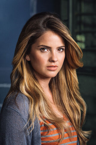 File:Shelley Hennig1.jpg