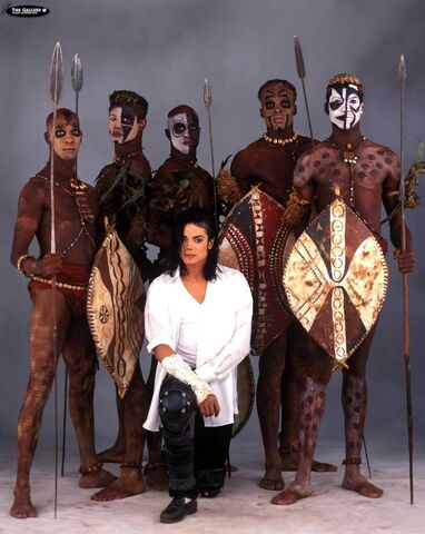 File:435302-michael-jackson-michael-jackson-with-cast-of-black-or-white.jpg