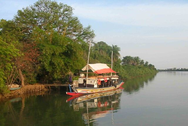 File:River-Boat 1.jpg