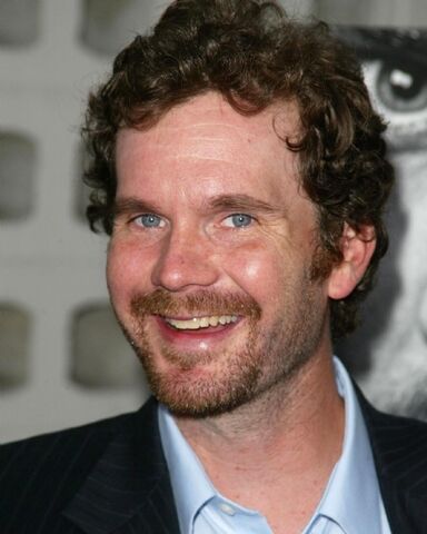 File:Sean Bridgers Cast.jpg