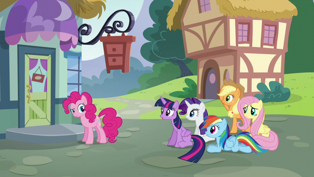 File:Twilight unsure about the furniture store S5E19.png