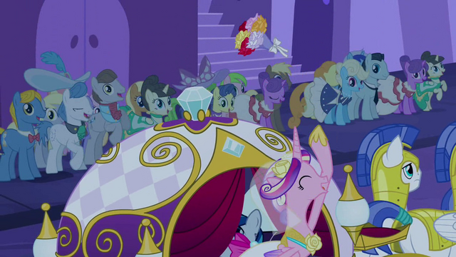 File:Cadance bouquet toss S02E26.png