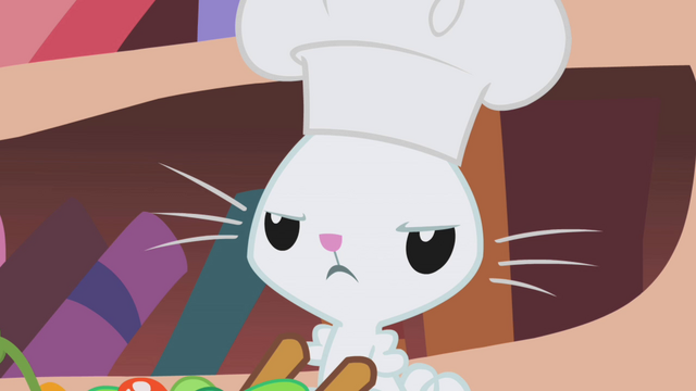 File:Angel unamused face S1E03.png