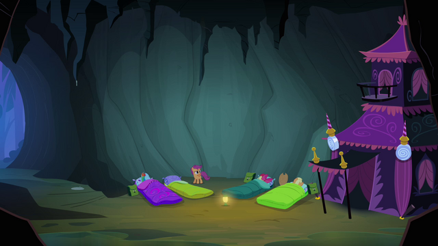 File:Scootaloo sees the others asleep S3E06.png